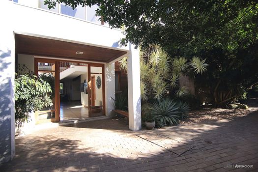 Foto 11 do(a) Casa de 4 quartos à venda em Vila Assunção, Porto Alegre