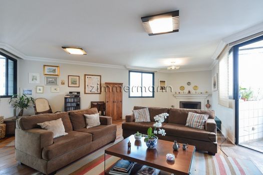 Foto 4 do(a) Apartamento de 3 quartos à venda em Moema, São Paulo
