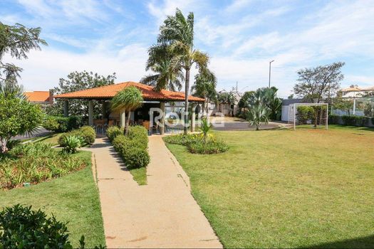 Foto 37 do(a) Casa em Condomínio de 3 quartos à venda em Laranjeiras, Uberlândia