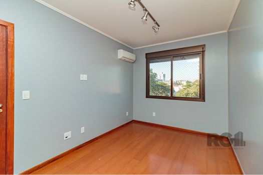 Foto 17 do(a) Apartamento de 2 quartos à venda em Passo da Areia, Porto Alegre