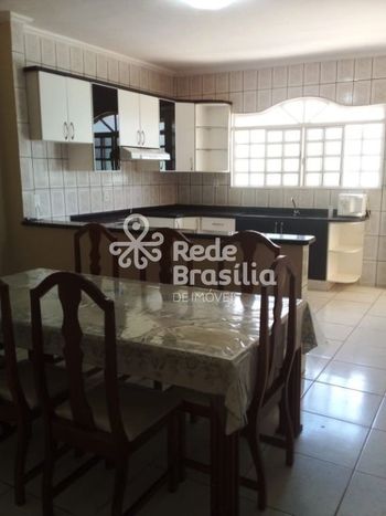 Foto 2 do(a) Casa de 3 quartos para alugar em Vila Planalto, Brasília