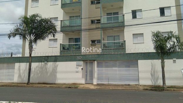 Foto 1 do(a) Apartamento de 3 quartos para alugar em Bosque dos Buritis, Uberlândia