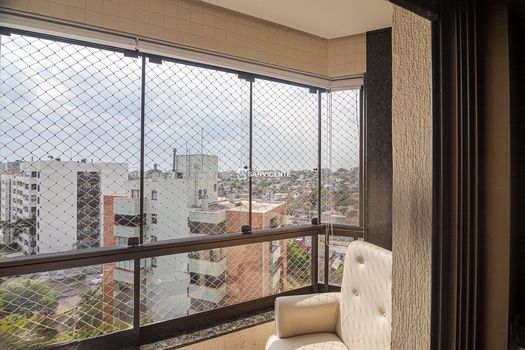 Foto 15 do(a) Apartamento de 3 quartos à venda em Vila Jardim, Porto Alegre
