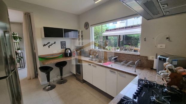 Foto 7 do(a) Casa de 4 quartos à venda em Jardim São Vicente, Cotia