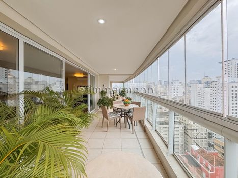 Foto 2 do(a) Apartamento de 3 quartos à venda em Jardim Paulista, São Paulo