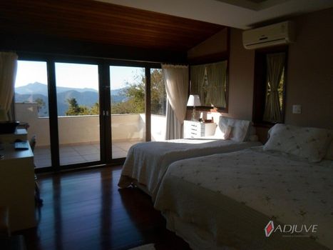 Foto 33 do(a) Casa em Condomínio de 4 quartos à venda em Samambaia, Petrópolis