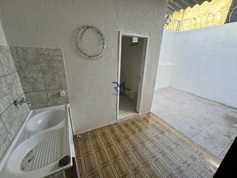 Foto 2 do(a) Casa de 4 quartos à venda em Padre Andrade, Fortaleza
