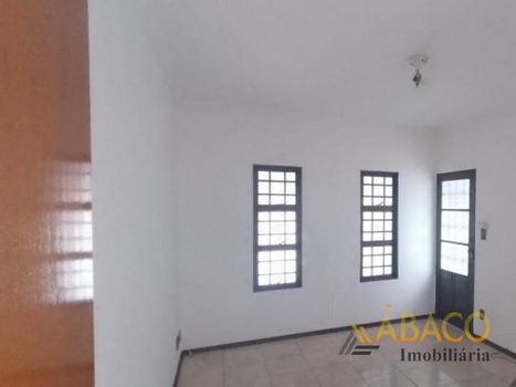 Foto 3 do(a) Casa de 3 quartos à venda em Jardim Bandeirantes, São Carlos