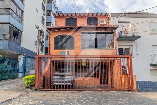 Foto 1 do(a) Casa de 5 quartos à venda em São João, Porto Alegre