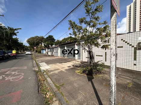 Foto 3 do(a) Casa de 3 quartos à venda em Hipódromo, Recife