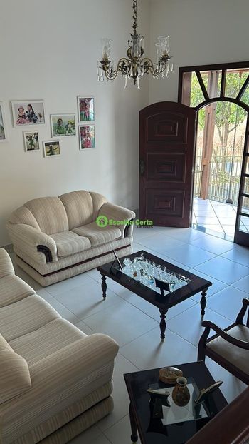 Foto 1 do(a) Casa de 3 quartos à venda em Barreiro, Belo Horizonte