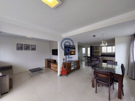 Foto 6 do(a) Casa de 3 quartos para alugar em Carvoeira, Florianópolis