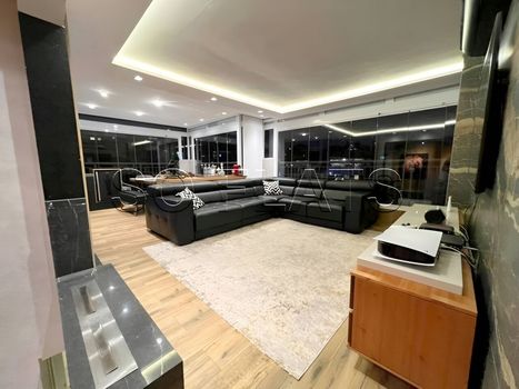 Foto 2 do(a) Flat de 2 quartos à venda em Jardim Leonor, São Paulo