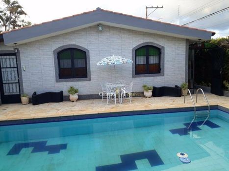 Foto 1 do(a) Casa em Condomínio de 3 quartos para alugar em Vila Helena, Atibaia