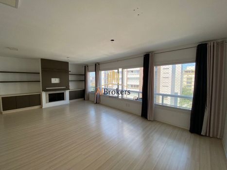 Foto 1 do(a) Apartamento de 4 quartos para alugar em Menino Deus, Porto Alegre