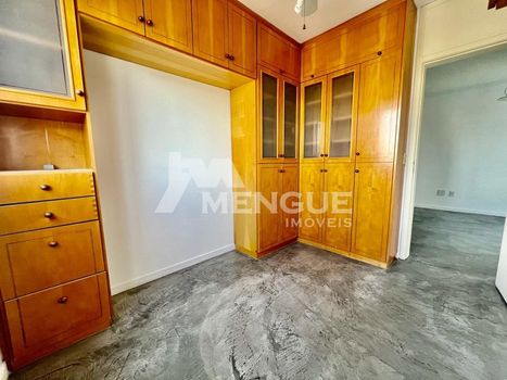Foto 30 do(a) Apartamento de 3 quartos à venda em Passo da Areia, Porto Alegre