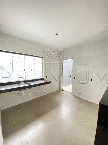 Foto 3 do(a) Casa de 2 quartos à venda em Jardim das Palmeiras, Uberlândia