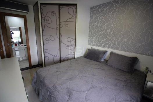 Foto 18 do(a) Flat de 2 quartos à venda em Três Figueiras, Porto Alegre