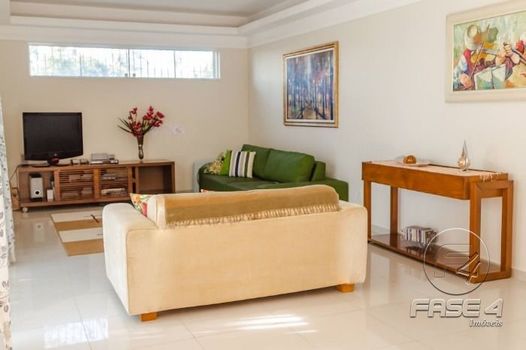 Foto 3 do(a) Casa de 5 quartos à venda em Jardim Brasília, Resende