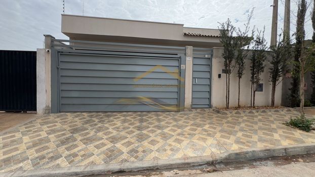 Foto 1 do(a) Casa de 4 quartos à venda em Parque Cidade Jardim, Votuporanga