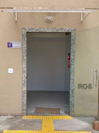 Foto 27 do(a) Flat de 2 quartos à venda em Cavalhada, Porto Alegre