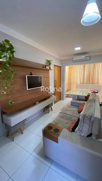 Foto 3 do(a) Apartamento de 2 quartos à venda em Alto Umuarama, Uberlândia