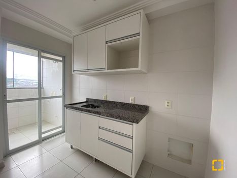 Foto 4 do(a) Apartamento de 2 quartos à venda em Coloninha, Florianópolis