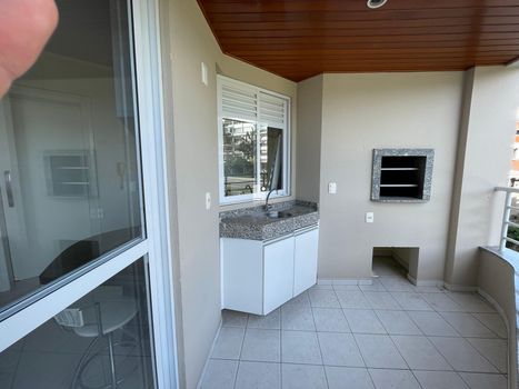 Foto 7 do(a) Apartamento de 3 quartos à venda em Agronômica, Florianópolis