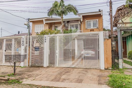 Foto 1 do(a) Casa de 3 quartos à venda em Serraria, Porto Alegre