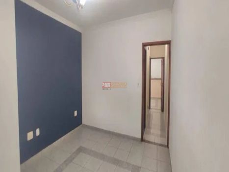 Foto 2 do(a) Casa de 3 quartos à venda em Vila Scarpelli, Santo André