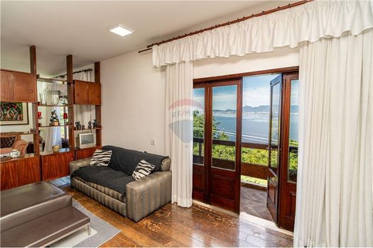 Foto 5 do(a) Casa de 5 quartos à venda em Jardim Guanabara, Rio de Janeiro