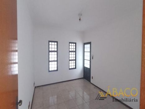 Foto 3 do(a) Casa de 3 quartos à venda em Jardim Bandeirantes, São Carlos