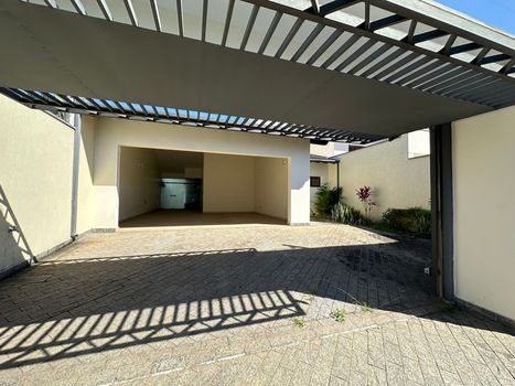 Foto 1 do(a) Casa de 3 quartos à venda em Vila Oliveira, Mogi das Cruzes