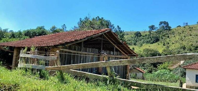 Foto 37 do(a) Fazenda / Sítio / Chácara de 4 quartos à venda em null, Cunha