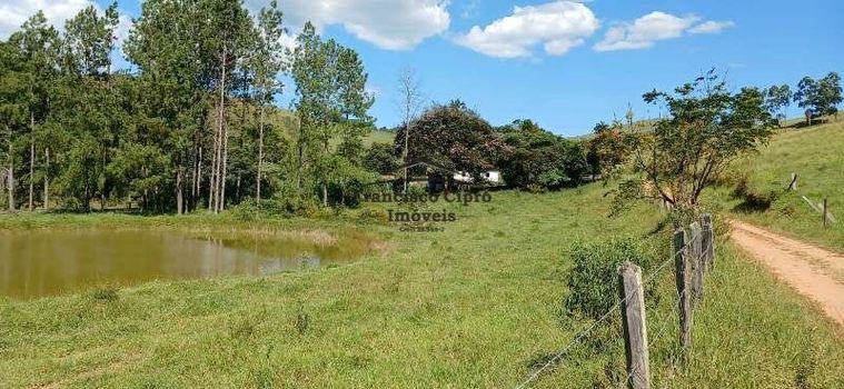 Foto 2 do(a) Fazenda / Sítio / Chácara de 4 quartos à venda em null, Cunha