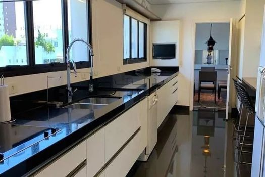 Foto 2 do(a) Cobertura de 4 quartos à venda em Indianópolis, São Paulo