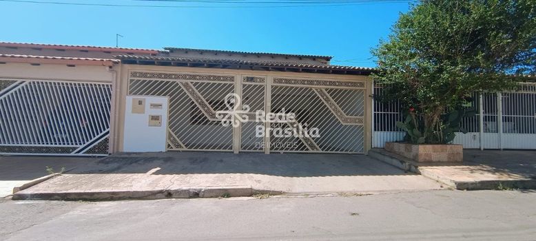 Foto 1 do(a) Casa de 3 quartos para alugar em Ceilândia Norte (Ceilândia), Brasília