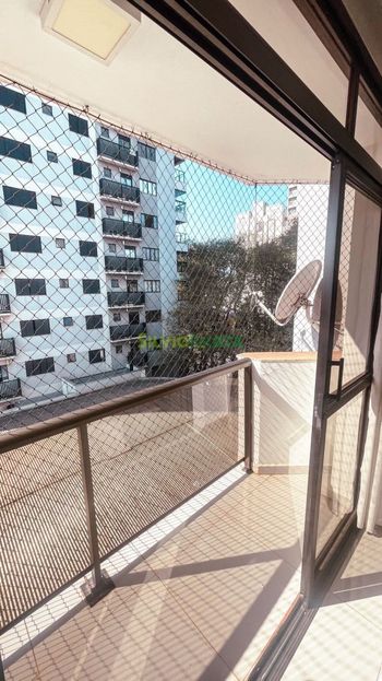 Foto 5 do(a) Apartamento de 3 quartos à venda em Zona 07, Maringá
