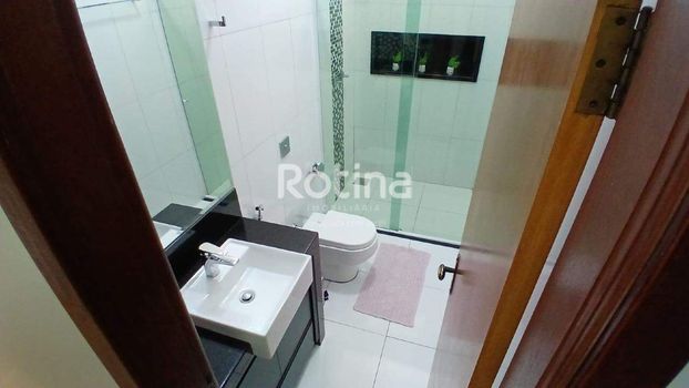 Foto 9 do(a) Casa de 3 quartos à venda em Jardim Holanda, Uberlândia