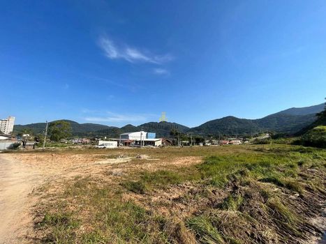 Foto 2 do(a) Casa em Condomínio false à venda em null, Itapema