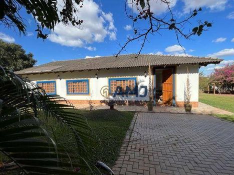 Foto 9 do(a) Fazenda / Sítio / Chácara de 6 quartos à venda em Condomínio Parque dos Cisnes, Goiânia