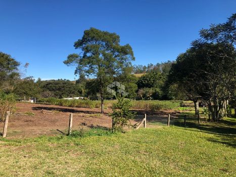 Foto 18 do(a) Fazenda / Sítio / Chácara de 1 quartos à venda em Krahe, Viamão