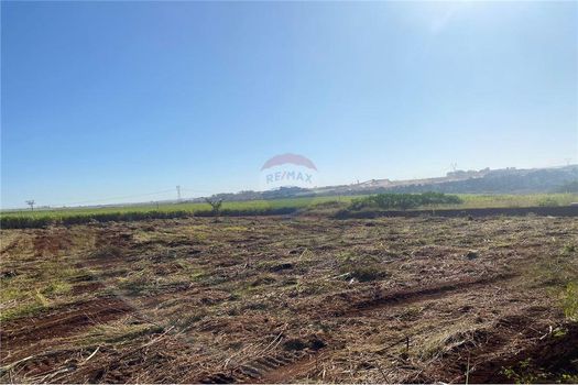 Foto 6 do(a) Terreno false à venda em São Benedito, Uberaba