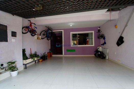Foto 2 do(a) Casa de 3 quartos à venda em Vila Fachini, São Paulo