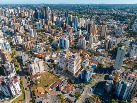 Foto 6 do(a) Apartamento de 3 quartos à venda em Centro, Curitiba