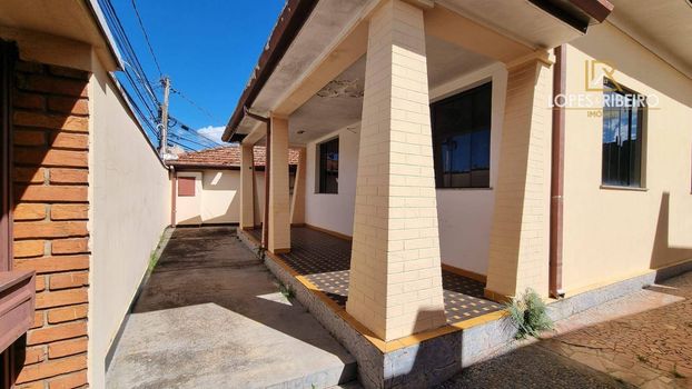Foto 1 do(a) Casa de 4 quartos à venda em Vila dos Lavradores, Botucatu