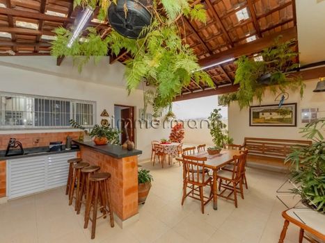 Foto 1 do(a) Casa de 4 quartos à venda em Jardim da Glória, São Paulo