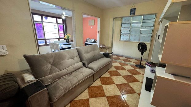 Foto 4 do(a) Casa de 4 quartos à venda em Olaria, Rio de Janeiro