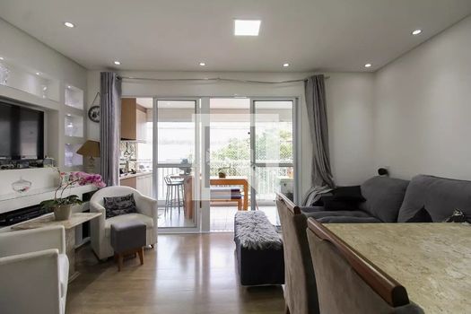 Foto 1 do(a) Apartamento de 3 quartos à venda em Vila Bertioga, São Paulo