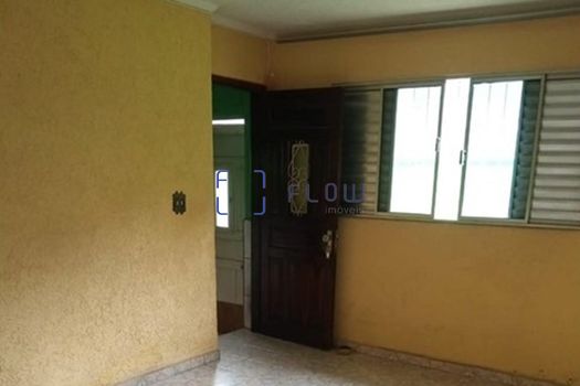 Foto 15 do(a) Casa de 2 quartos à venda em Jardim Itacolomi, São Paulo